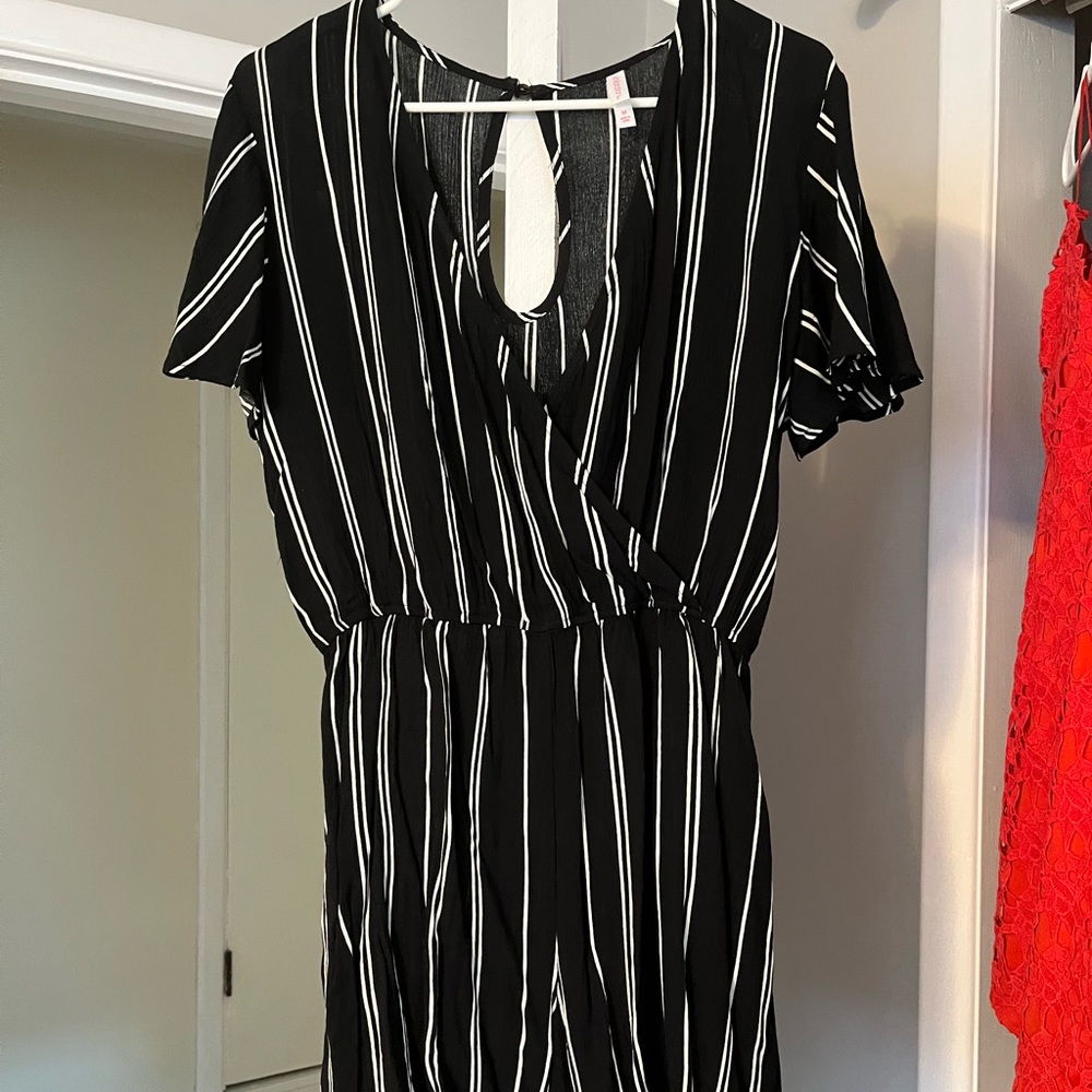Target Xhilaration brand black/white ROMPER (size M)